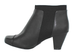 Inside Leg Elastic Panel on Clarks Lodge Gates